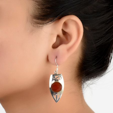 92.5 Sterling Silver Earrings Round Red Agate Boat Shaped Earrings