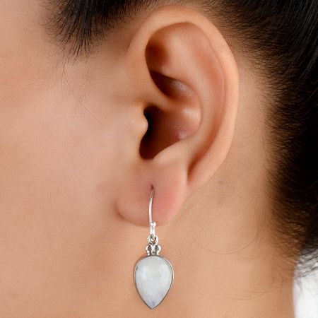 92.5 Sterling Silver Earrings With Moonstones  In Teardrop Shape Drop Earrings