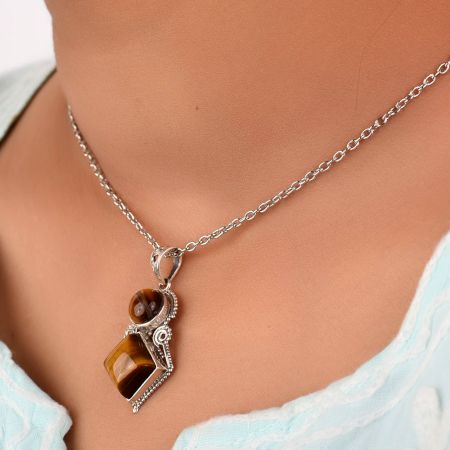 925 Sterling Silver Tiger Eye Pendant In Square And Round Shape