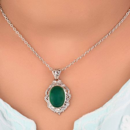 92.5 Sterling Silver Traditional Design Green Onyx Semi Precious Stone Pendant