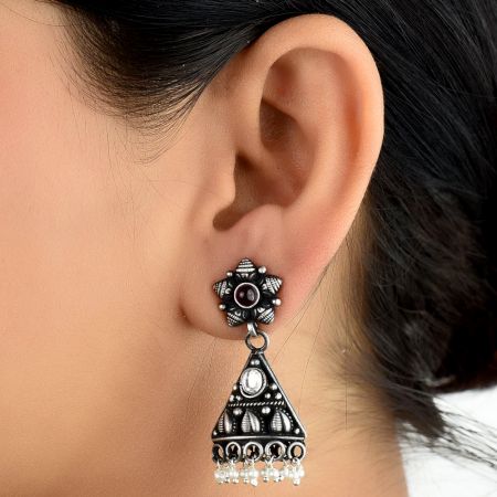 Triangular 92.5 Sterling Silver Dangler Earrings green Onyx beads And Floral Amethyst Stud