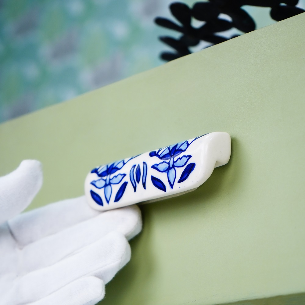 Ceramic Blue Leaf Floral Drawer Handle (Medium Size)