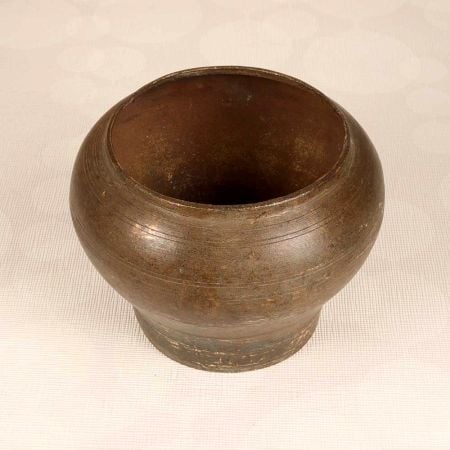 Handmade Sturdy Brass Holy Pot for Flower Decoration