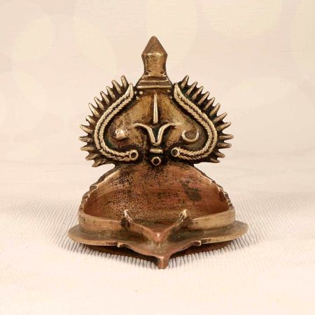 Handcrafted High-Quality Brass Oil Lamp in Vintage Finish