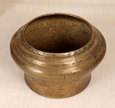 Plain Brown South Indian Holy Pot Made of Brass for Flower Decor