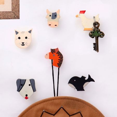 Multicolor Wooden Cute Animals for Kids Wall Hooks-6 Pieces
