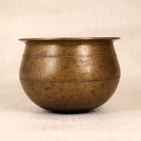 Handmade Plain Brown Finish Brass Holy Pot for Flower Decor