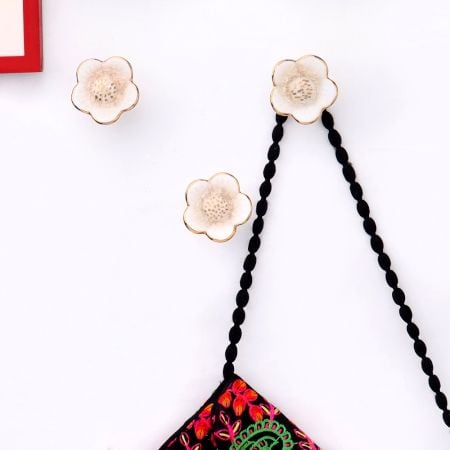 White Gold Daffodils Ceramic Wall Hooks-3 Pieces