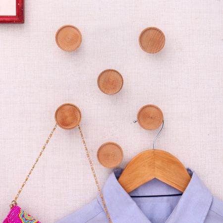 Round Natural Wooden Wall Hooks-6 Pieces