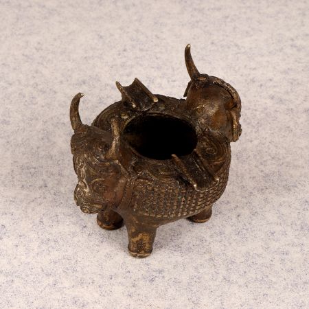Vintage Finest Brass Bull Ashtray in Tribal Art for Decor
