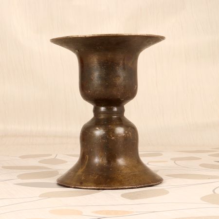 Plain Brown Finish Handmade Flower Pot Made of Finest Brass