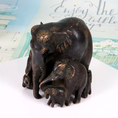 Handmade Vintage Brass Statue of Elephant Family for Decoration