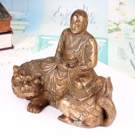 Traditional Japanese Art Brass Meditating Buddha Statue on Lion