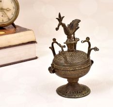 High-Quality Brass Sindoor Box with Lid in Vintage Finish