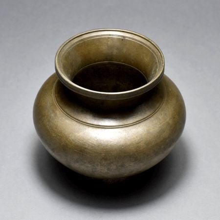 Plain Brass Water Pot for Home Decoration from Gujarat