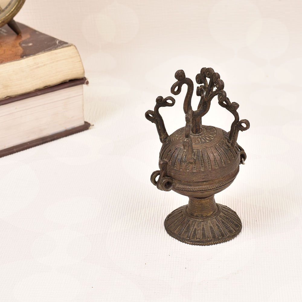 Vintage Finish Brass Sindoor Box with Lid for Decoration