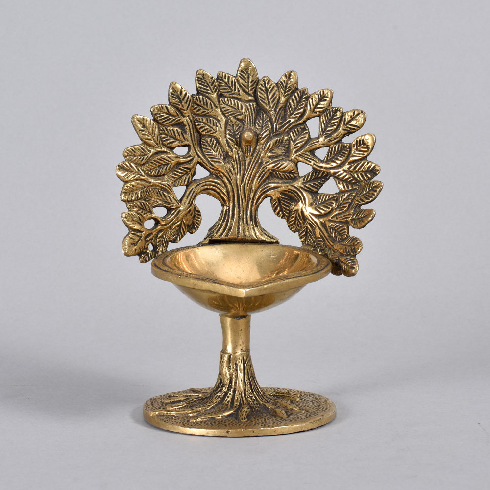 Vintage High-Quality Brass Oil Lamp in Fine Work for Decor