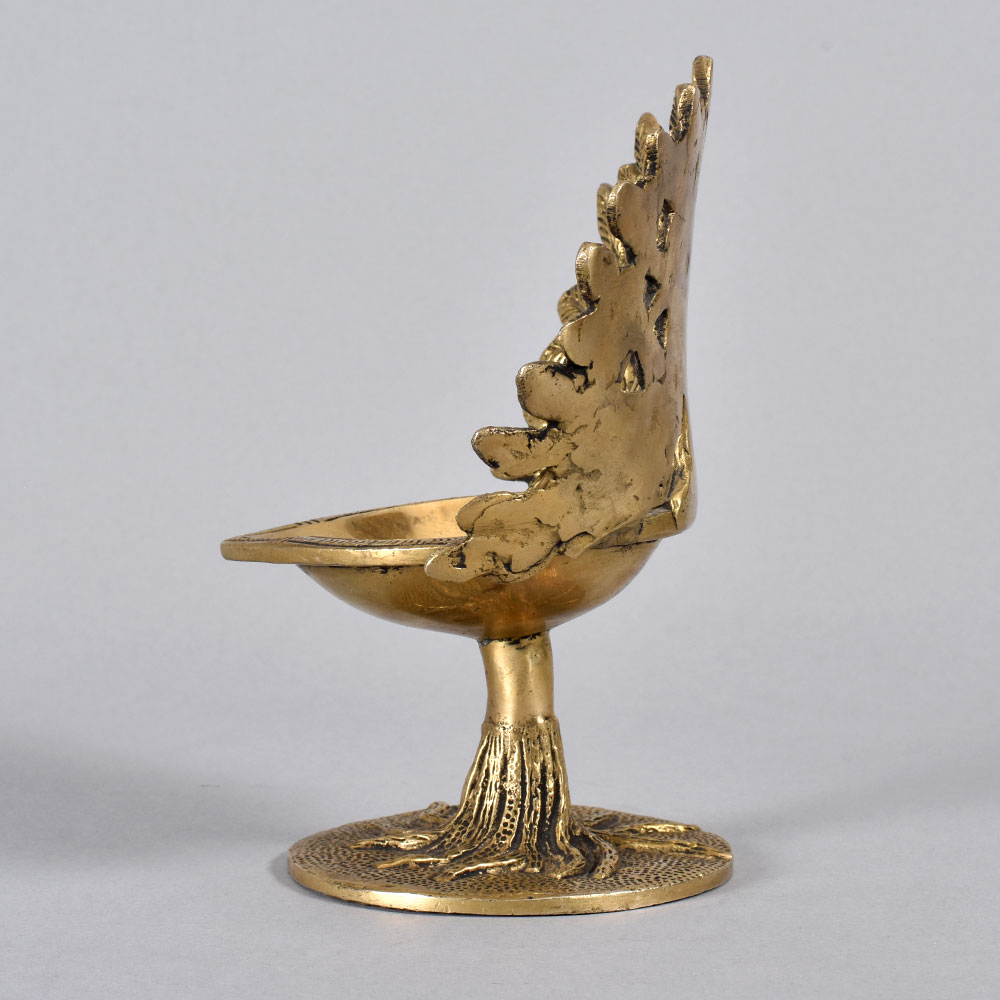 Vintage High-Quality Brass Oil Lamp in Fine Work for Decor