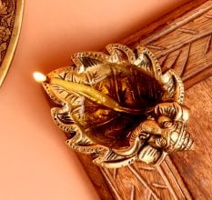 Brass Ganpati On Leaf Ritual Oil Lamp