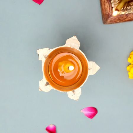 Golden Brass Flower Shaped 5 Wick Oil Lamp