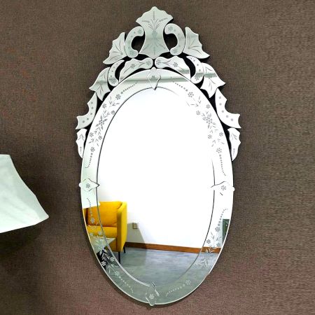 Grand Crest Oval Mirror