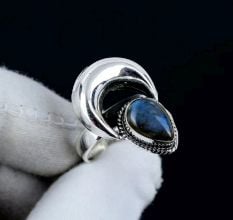 Handmade 925 Sterling Silver Labradorite Ring Crescent Moon Design for Women