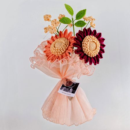 Whimsical Crochet Daisy Duo With Tiny Blossoms