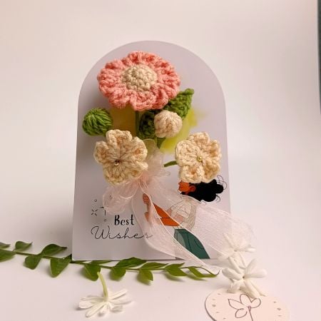 Soft Peach Crochet Daisy With Ivory Blossoms