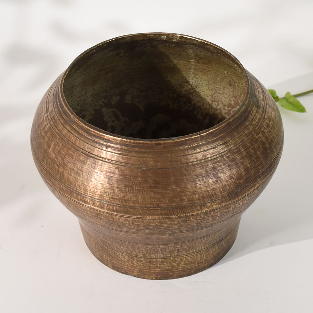 Handmade Brass Vintage Pot for Floral Decoration and Rustic Home Decor