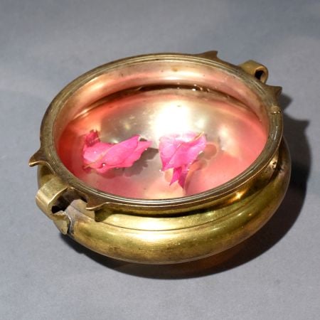 Handmade Brass Urli Bowl for Floating Flowers