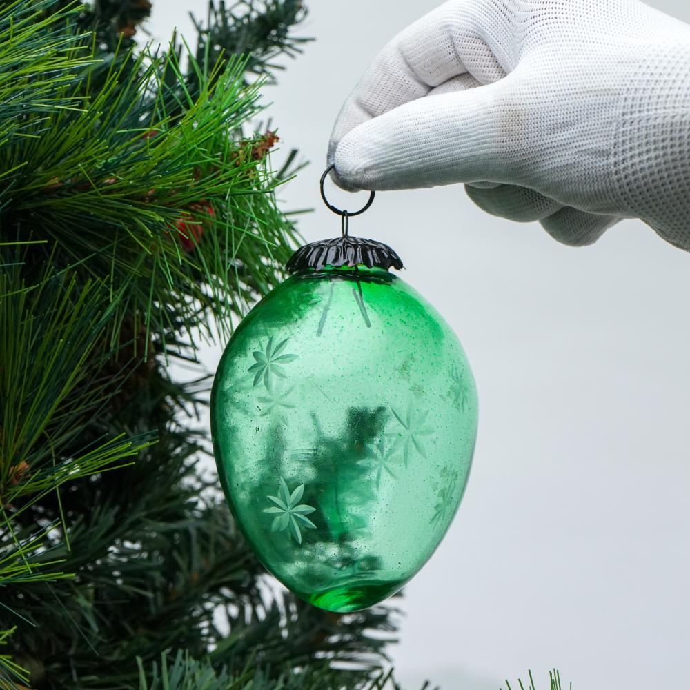 Green Decorative Star Glass Hanging Ornament