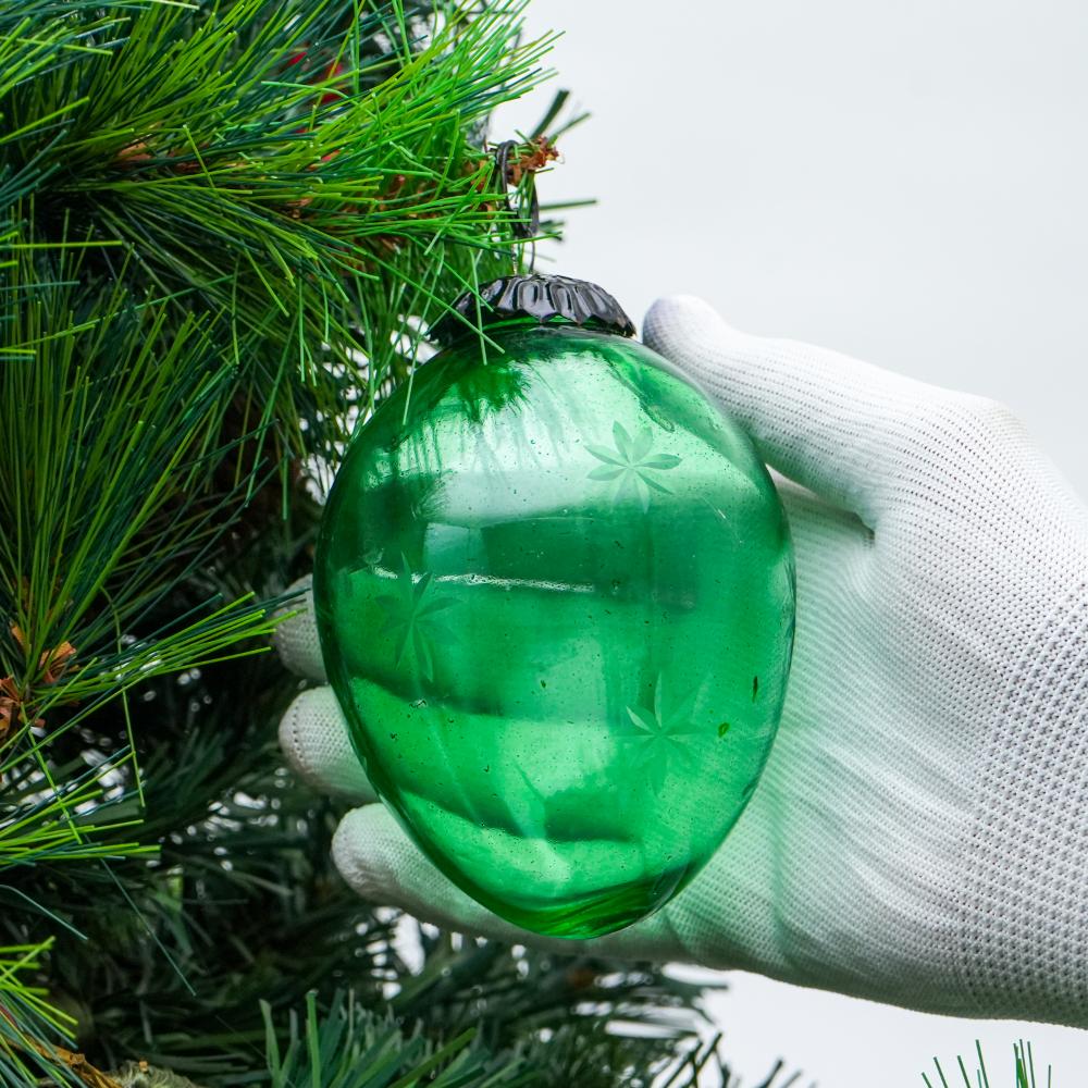 Green Decorative Star Glass Hanging Ornament