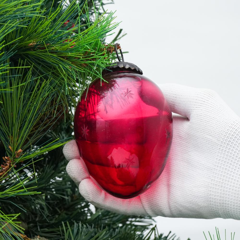 Red Vintage Style Star Avocado Glass Christmas Ornament