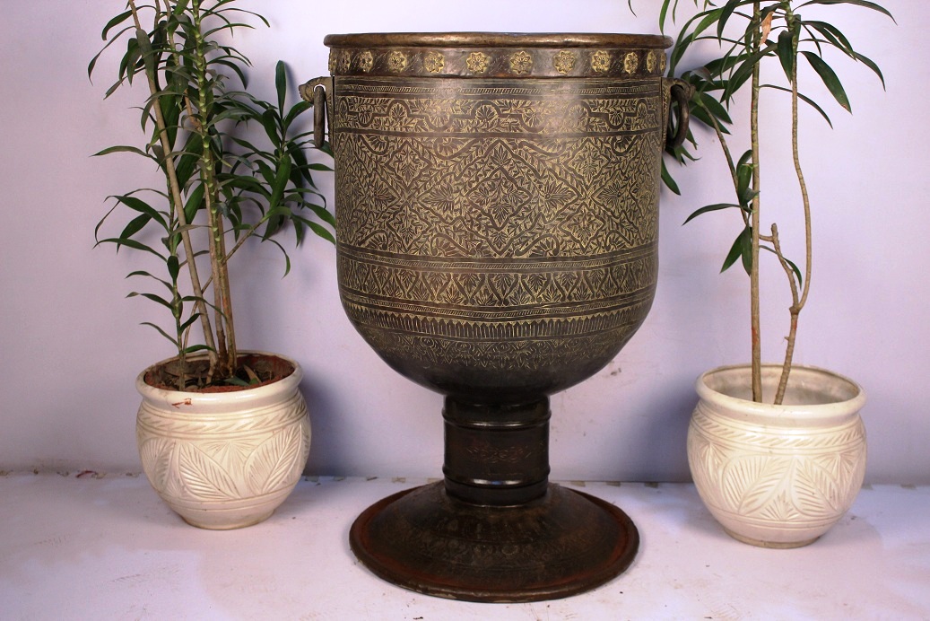 Bronze Planter-31.5 x 24.5 inches
