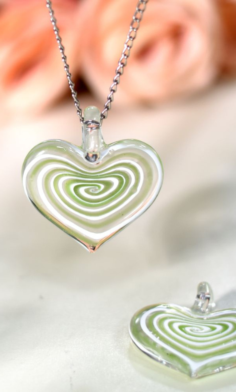 Amazon.com: 925 Sterling Silver Emerald Heart Necklace Green Pendant  Necklace for Women Handmade Love Birthstone Necklace for Girls Valentine's  Day : Handmade Products