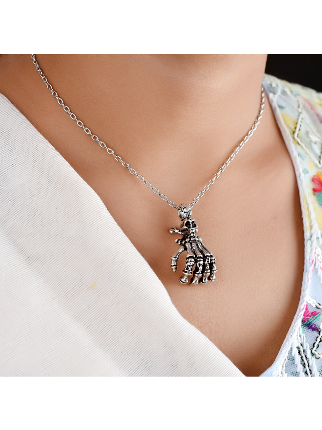 Silver Jewellery Defines the Language of Everyday Elegance